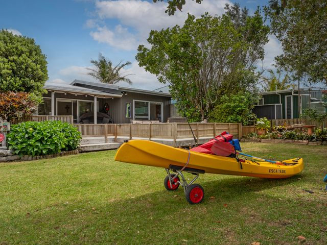Kon Tiki Retreat - Whiritoa Beach Holiday Home - 1128801 - photo 5