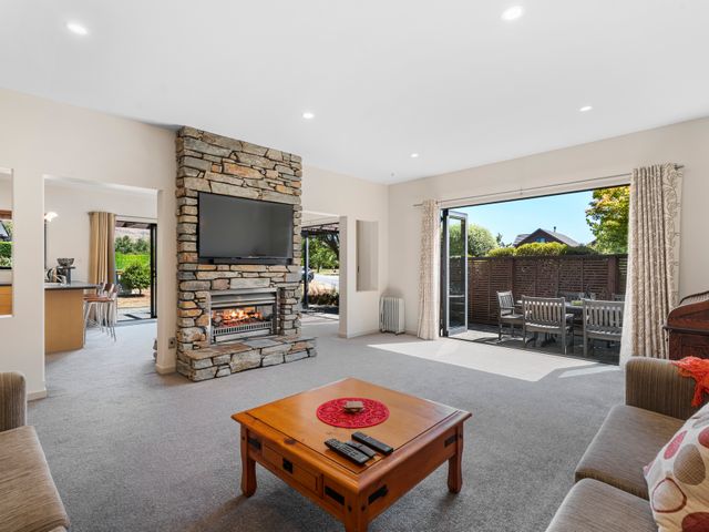 Heritage Villa 10 - Wanaka Holiday Home - 1128949 - photo 2