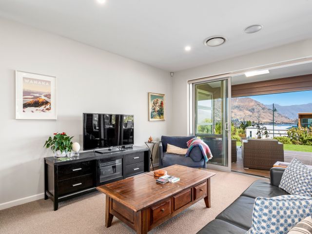 Lake Vista Retreat - Wanaka Holiday Home - 1128953 - photo 5