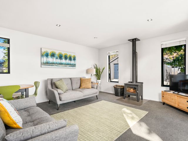 Relax on Snowberry – Wanaka Holiday Home - 1130410 - photo 3