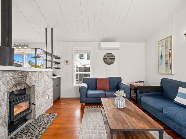 Mid-Century Charm - Taupo Holiday Home - 1130771 - photo 3