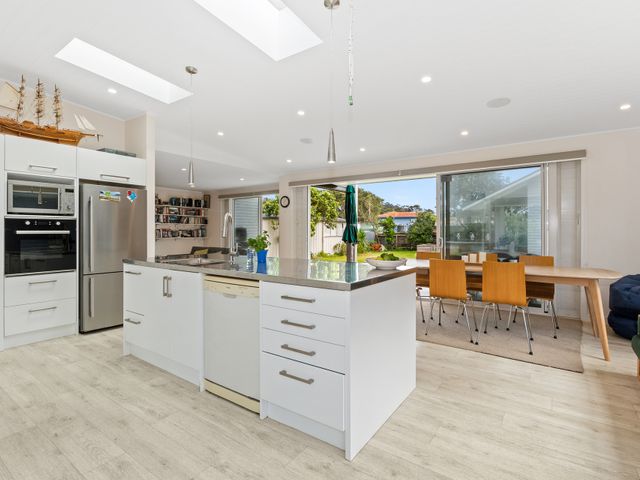 Matapouri Family Retreat - Matapouri Holiday Home - 1131732 - photo 4