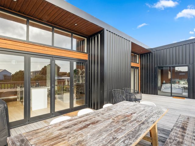 Beachside Sanctuary – Otaki Beach Holiday Home - 1132266 - photo 5