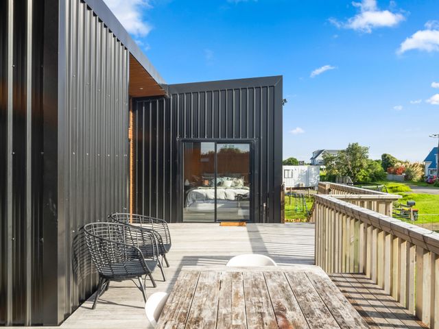 Beachside Sanctuary – Otaki Beach Holiday Home - 1132266 - photo 3