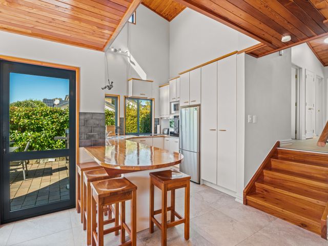 Lakehouse Retreat - Wanaka Holiday Home - 1132343 - photo 4