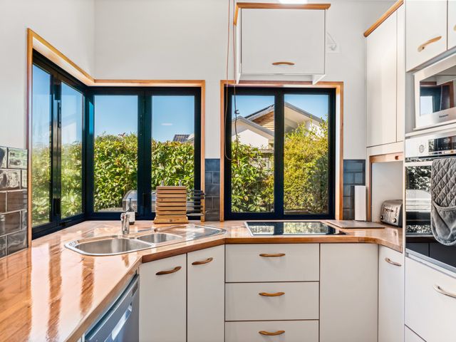 Lakehouse Retreat - Wanaka Holiday Home - 1132343 - photo 5