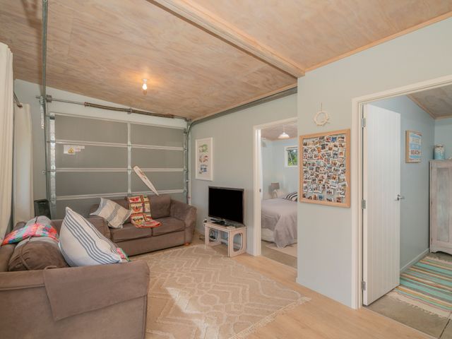 Kōpuha on Rangiora - Matarangi Holiday Home - 1133751 - photo 5