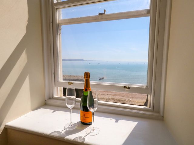 123 On The Sea – The Eaves