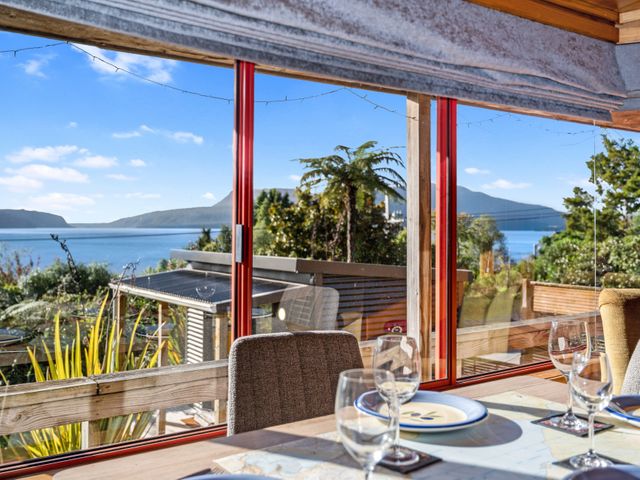 Lakeside Lookout - Lake Tarawera Holiday Home - 1134180 - photo 2