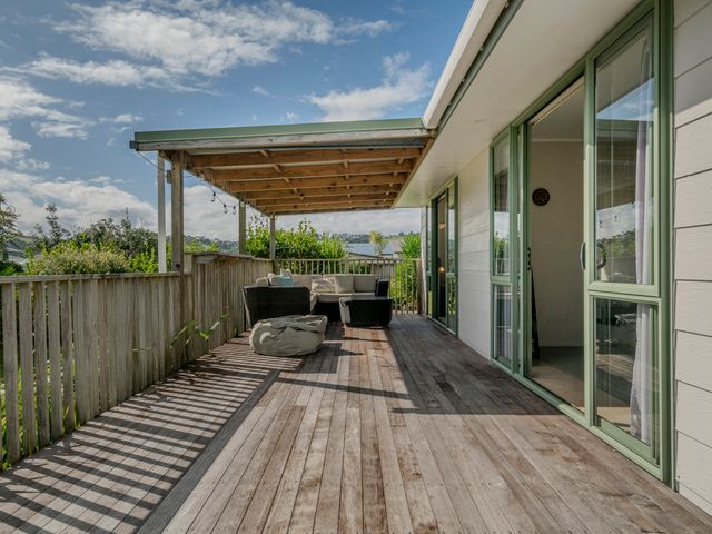 Sandy Feet Retreat - Cooks Beach Holiday Home - 1134275 - photo 4