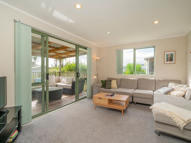 Sandy Feet Retreat - Cooks Beach Holiday Home - 1134275 - photo 5