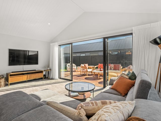 Wooing Retreat - Cromwell Holiday Home - 1134446 - photo 4