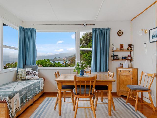 The Blue Bach - Lake Rotoiti Holiday Home - 1134581 - photo 4