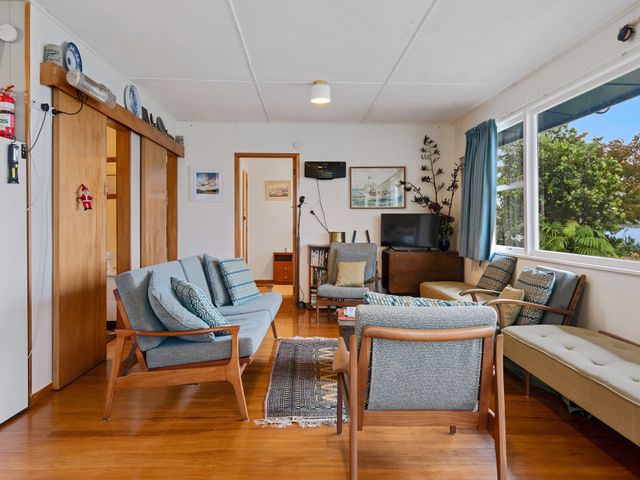 The Blue Bach - Lake Rotoiti Holiday Home - 1134581 - photo 5