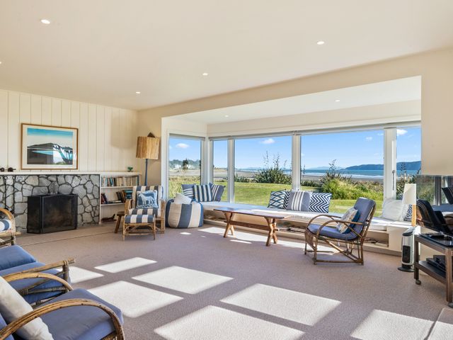 Kapiti Panorama – Waikanae Beach Holiday Home - 1137574 - photo 3