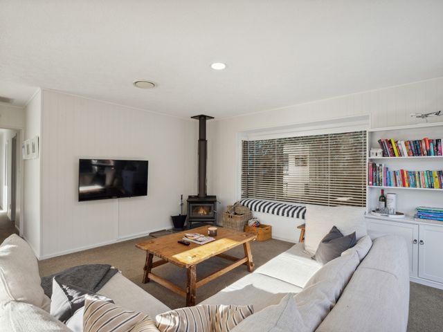 Frankton Favourite - Queenstown Holiday Home - 1138025 - photo 2