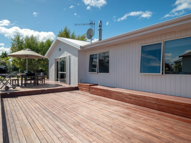 Lakeside Haven - Taupo Holiday Home - 1139704 - photo 2