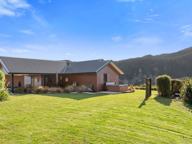 Lakehouse Retreat - Whakamaru Holiday Home - 1141054 - photo 5