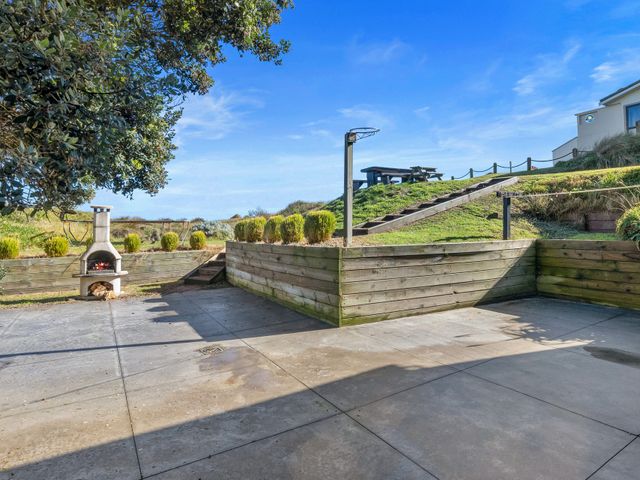 Beachfront Favourite - Foxton Beach Holiday Home - 1141295 - photo 2