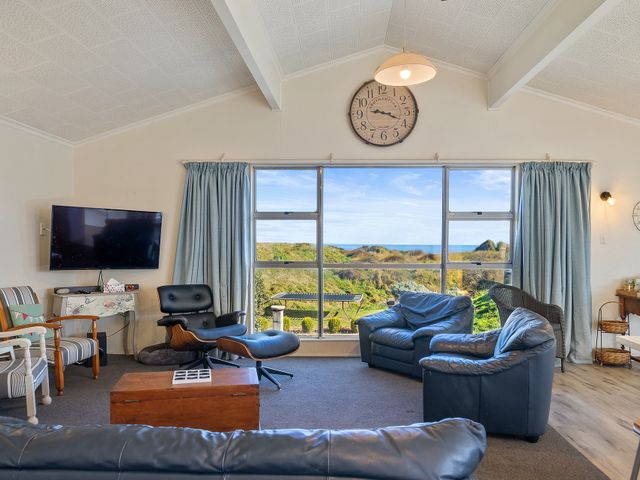 Beachfront Favourite - Foxton Beach Holiday Home - 1141295 - photo 5