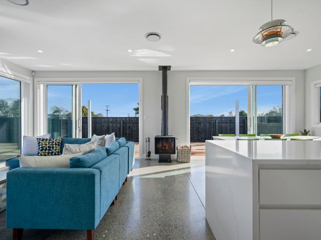 Stylish Serenity - Martinborough Holiday Home - 1141374 - photo 5