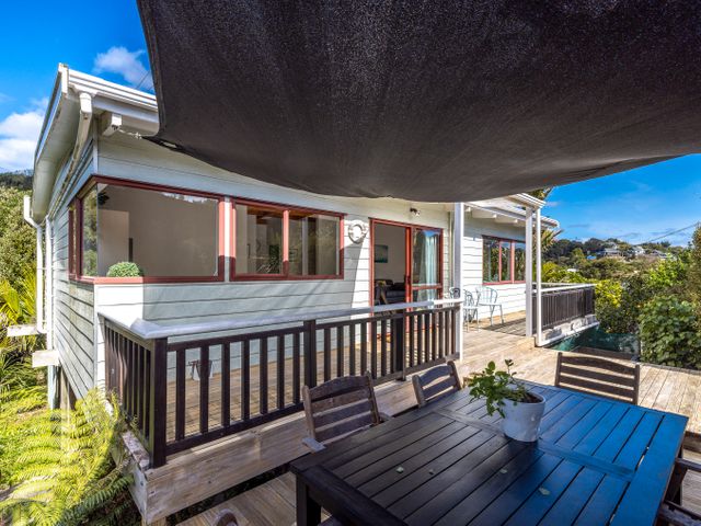 Onetangi Beach Retreat - Waiheke Holiday Home - 1141963 - photo 4