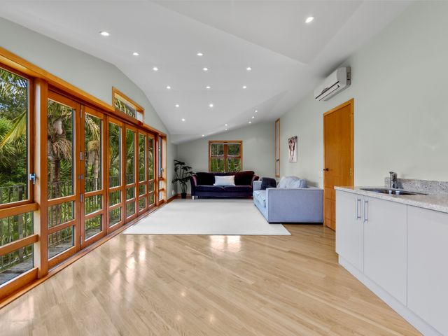 Beachside Luxury - Laingholm Holiday Apartment - 1144009 - photo 4