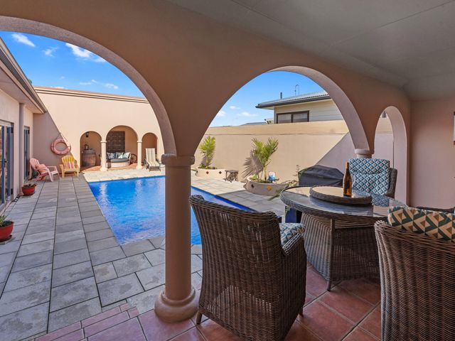 Poolside Serenity - Papamoa Beach Holiday Home - 1144391 - photo 4