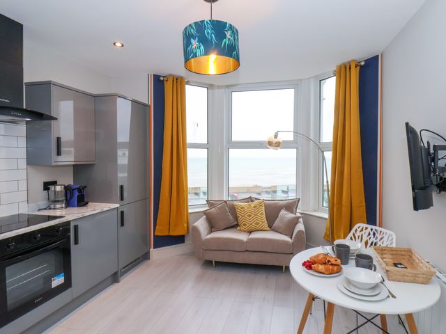 Apt 6 @ Hunters Quay
