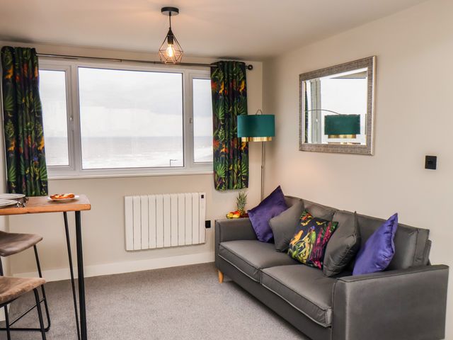 Apt 10 @ Hunters Quay