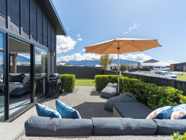 Pounamu Paradise - Te Anau Holiday Home - 1145277 - photo 2