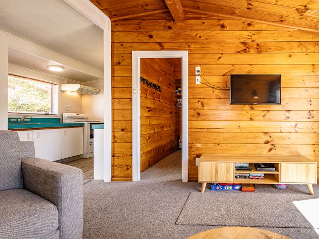 Kaka Retreat - Taupo Holiday Home - 1145935 - photo 2