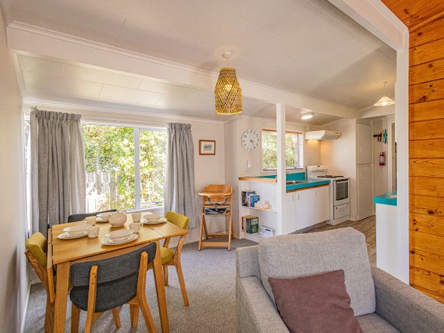 Kaka Retreat - Taupo Holiday Home - 1145935 - photo 3