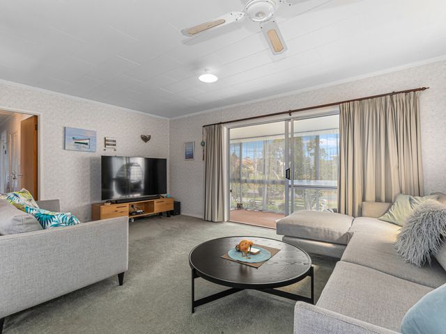 Family Tides - Ruakaka Holiday Home - 1148359 - photo 4