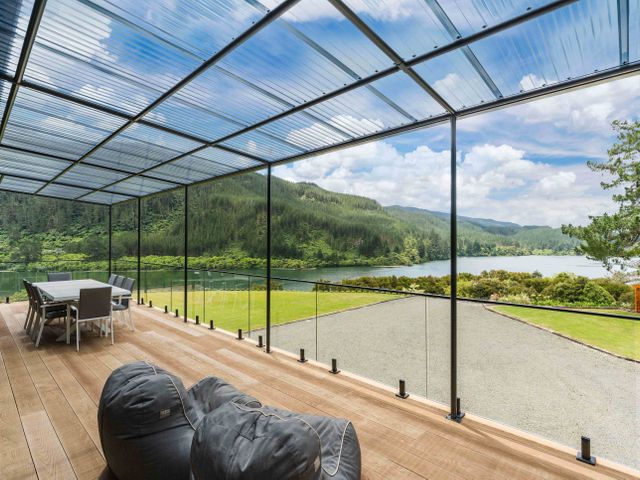 Lakeview Oasis - Lake Whakamaru Retreat - 1148563 - photo 2