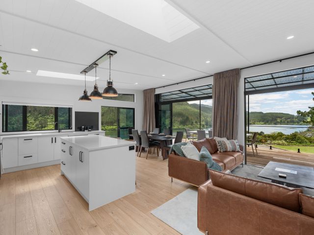 Lakeview Oasis - Lake Whakamaru Retreat - 1148563 - photo 4