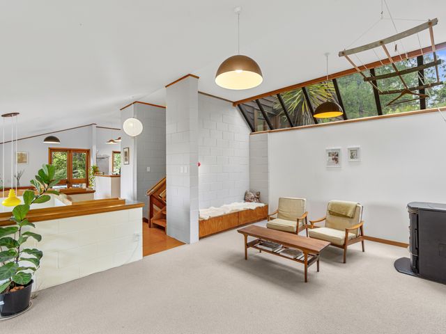 Treetop Sanctuary - Titirangi Holiday Home - 1148944 - photo 4