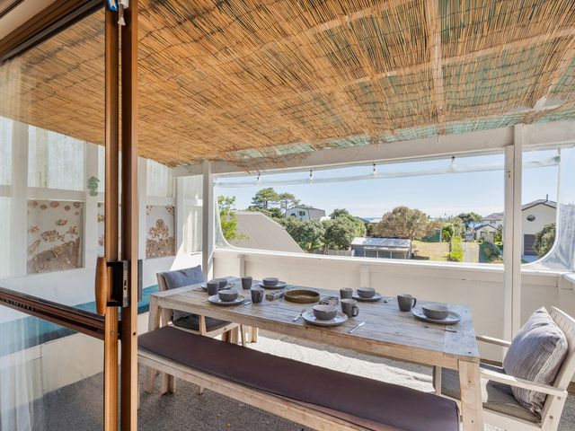 Sunsets and Surf - Whangapoua Holiday Home - 1149063 - photo 5