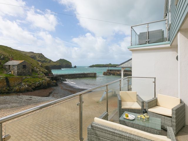 Harbour Apartments