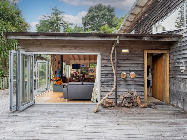 Kiwi Charmer - Onemana Holiday Home - 1151233 - photo 3