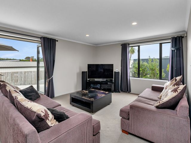 Paradise at the Bay - Ruakaka Holiday Home - 1151963 - photo 3