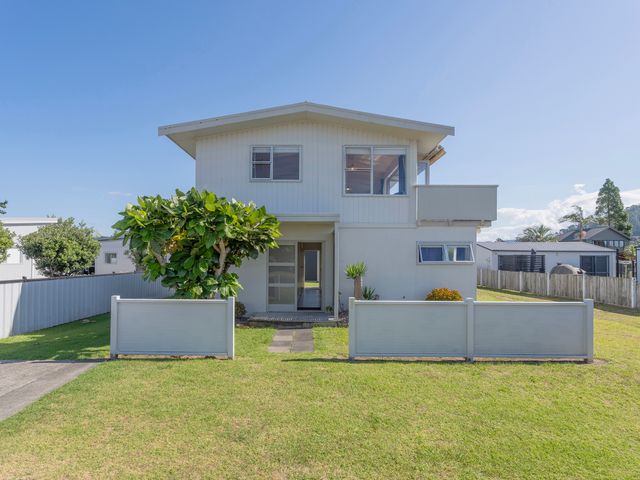 Eazy Breezy - Whangamata Holiday Home - 1152111 - photo 2