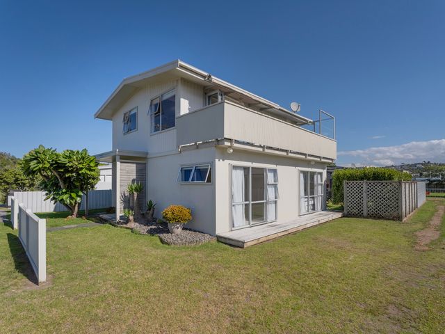 Eazy Breezy - Whangamata Holiday Home - 1152111 - photo 3
