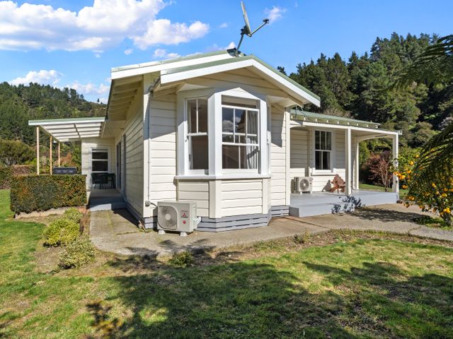 Kauri Cottage at Marble Hills - Marahau Holiday Home - 1153502 - photo 1 