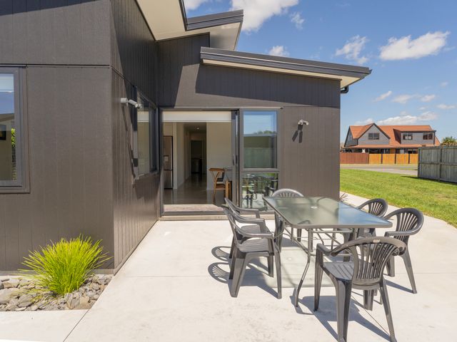 Blue Skies - Whitianga Holiday Home - 1153503 - photo 2