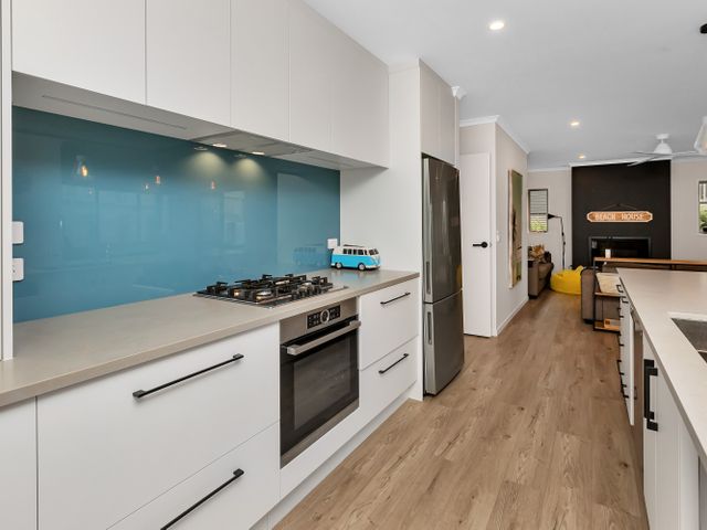 Seaside Escape - Ruakaka Holiday Home - 1154023 - photo 5