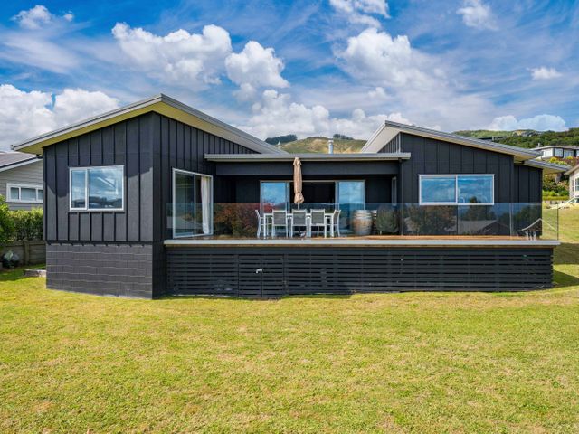 Lake Life Kinloch - Taupo Holiday Home - 1155060 - photo 2