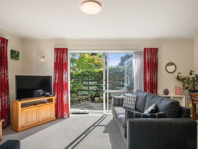 Olive Terrace - Paraparaumu Holiday Home - 1155738 - photo 5