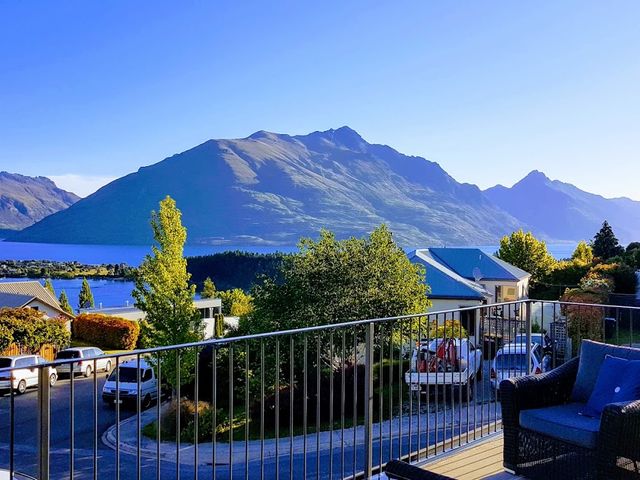 Gorgeous Views - Queenstown Private Townhouse - 1155739 - photo 1