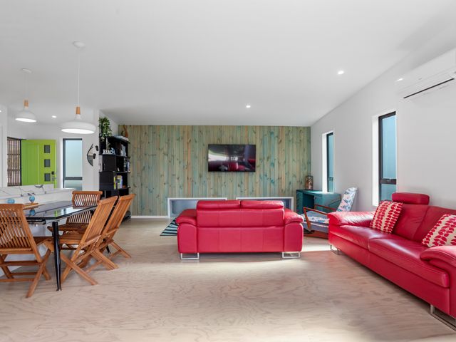 Serene on Seaforth - Waihi Beach Holiday Home - 1155807 - photo 5